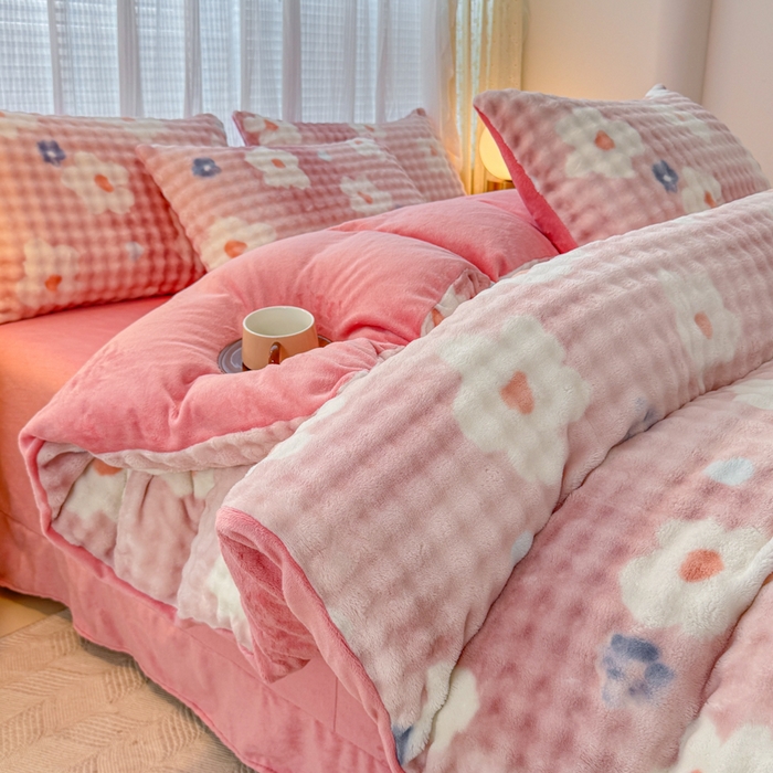 91家纺网 家纺一手货源 找家纺 小叮当家纺仓储工厂店 2025新款印花兔兔绒牛奶绒大泡泡四件套 大泡泡-花朵粉