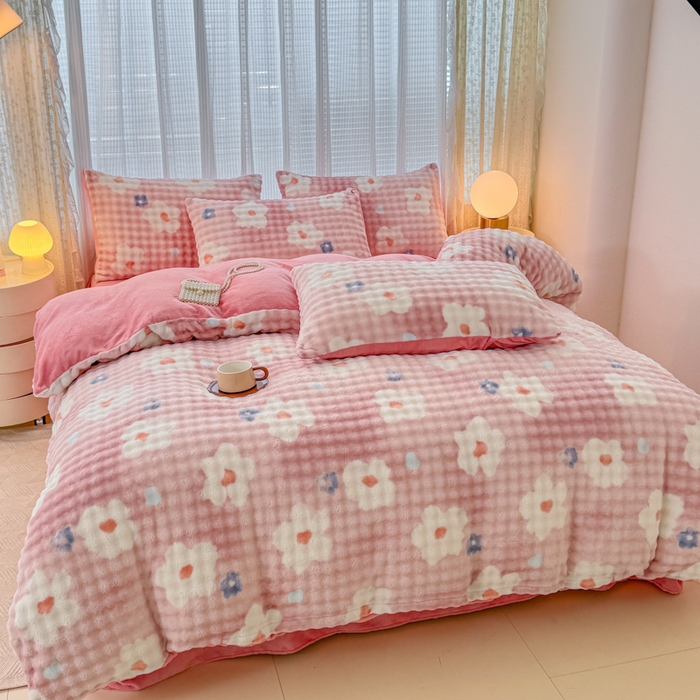 91家纺网 家纺一手货源 找家纺 小叮当家纺仓储工厂店 2025新款印花兔兔绒牛奶绒大泡泡四件套 大泡泡-花朵粉