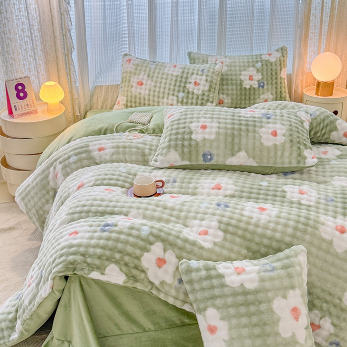 91家纺网 家纺一手货源 找家纺 小叮当家纺仓储工厂店 2025新款印花兔兔绒牛奶绒大泡泡四件套 大泡泡-花朵绿