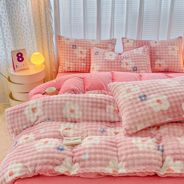 91家纺网 家纺一手货源 找家纺 小叮当家纺仓储工厂店 2025新款印花兔兔绒牛奶绒大泡泡四件套 大泡泡-花朵粉