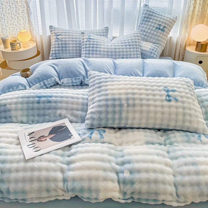 91家纺网 家纺一手货源 找家纺 小叮当家纺仓储工厂店 2025新款印花兔兔绒牛奶绒大泡泡四件套 大泡泡-蝴蝶结蓝色