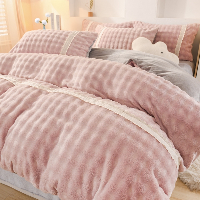 91家纺网 家纺一手货源 找家纺 米瑞娜 2025新款泡泡绒四件套 泡泡-粉灰