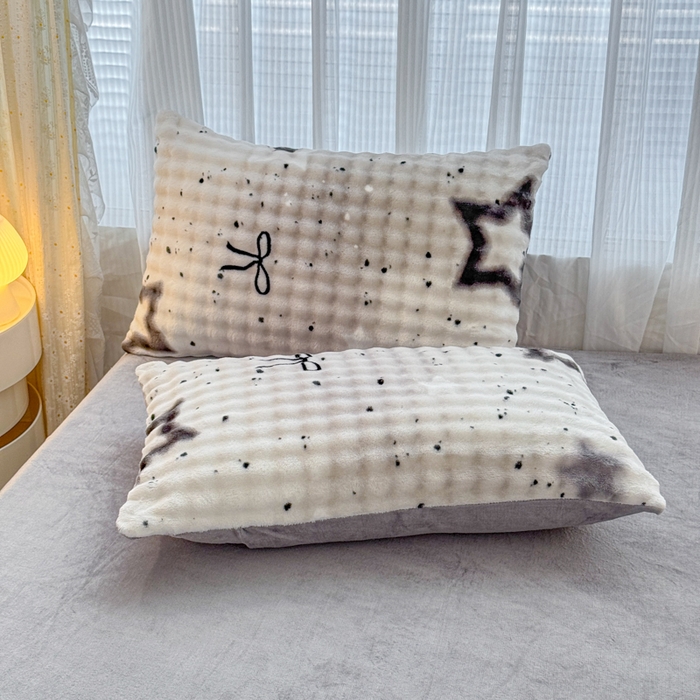 91家纺网 家纺一手货源 找家纺 小叮当家纺仓储工厂店 2025新款印花兔兔绒牛奶绒大泡泡四件套 大泡泡-星梦