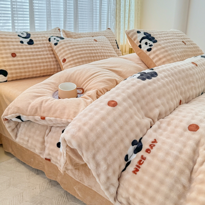 91家纺网 家纺一手货源 找家纺 小叮当家纺仓储工厂店 2025新款印花兔兔绒牛奶绒大泡泡四件套 大泡泡-萌宝咖