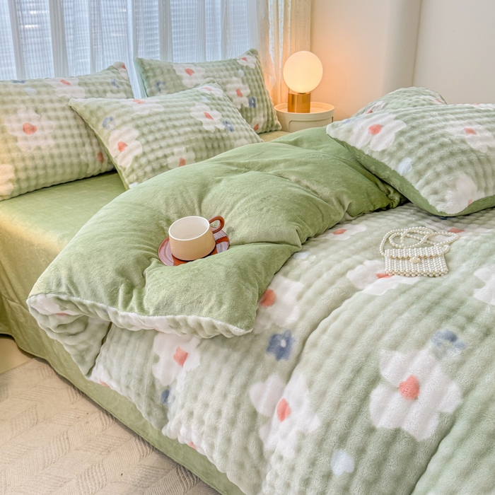 91家纺网 家纺一手货源 找家纺 小叮当家纺仓储工厂店 2025新款印花兔兔绒牛奶绒大泡泡四件套 大泡泡-花朵绿