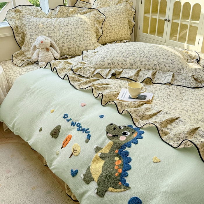 91家纺网 家纺一手货源 找家纺 麋兔 2025新款双层纱毛巾绣花边四件套 恐龙