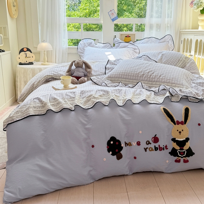 91家纺网 家纺一手货源 找家纺 麋兔 2025新款双层纱毛巾绣花边四件套 苹果免