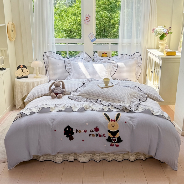 91家纺网 家纺一手货源 找家纺 麋兔 2025新款双层纱毛巾绣花边四件套 苹果免