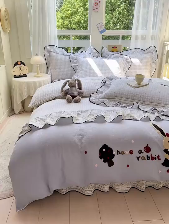 91家纺网 家纺一手货源 找家纺 麋兔 2025新款双层纱毛巾绣花边四件套 苹果免