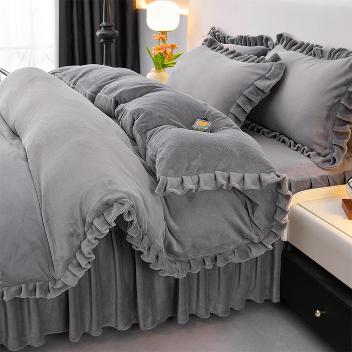 91家纺网 家纺一手货源 找家纺 优家居 2025新款纯色韩版牛奶绒花边床裙床笠四件套单件被套直播爆款 盛世-银灰