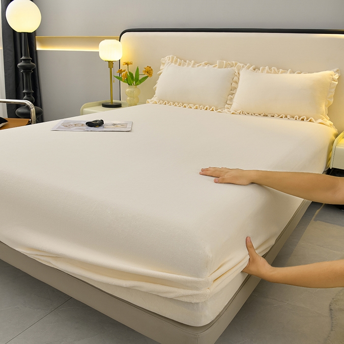 91家纺网 家纺一手货源 找家纺 优家居 2025新款纯色韩版牛奶绒花边床裙床笠四件套单件被套直播爆款 盛世-米白