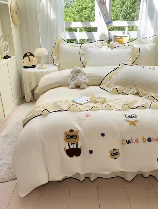 91家纺网 家纺一手货源 找家纺 麋兔 2025新款双层纱毛巾绣花边四件套 熊熊小队