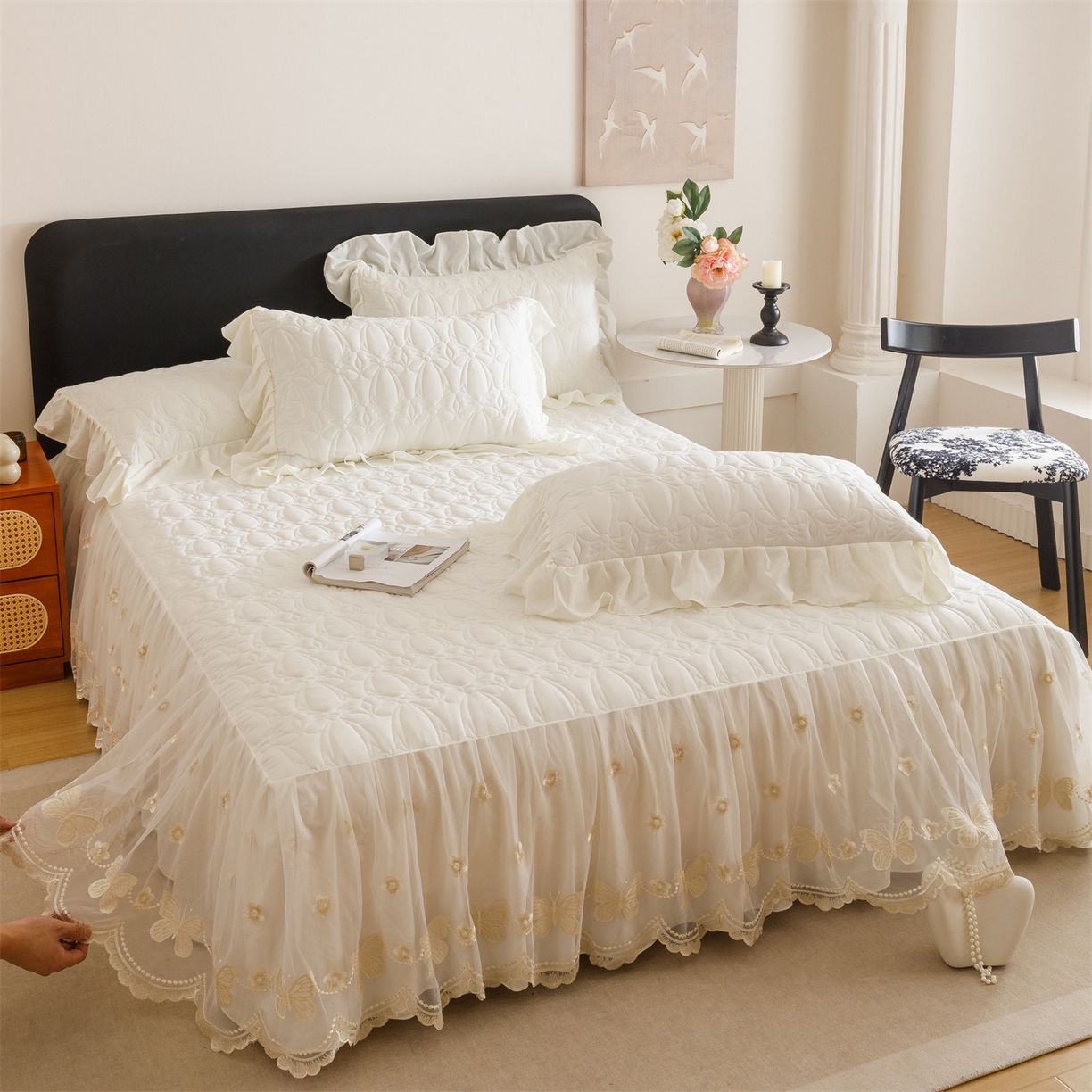 91家纺网 家纺一手货源 找家纺 （总）好儿喜家纺 2025新款A类水洗棉床裙三件套-芳菲系列