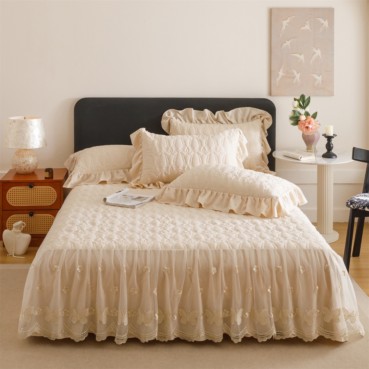 91家纺网 家纺一手货源 找家纺 好儿喜家纺 2025新款A类水洗棉床裙三件套-芳菲系列 芳菲-香槟