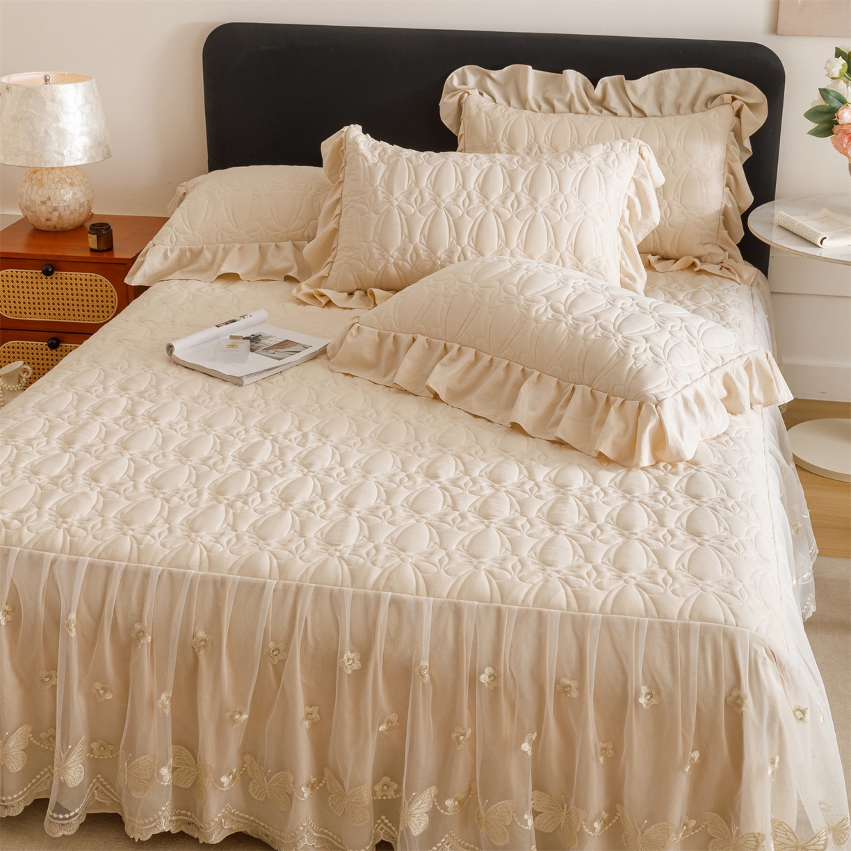 91家纺网 家纺一手货源 找家纺 好儿喜家纺 2025新款A类水洗棉床裙三件套-芳菲系列 芳菲-香槟