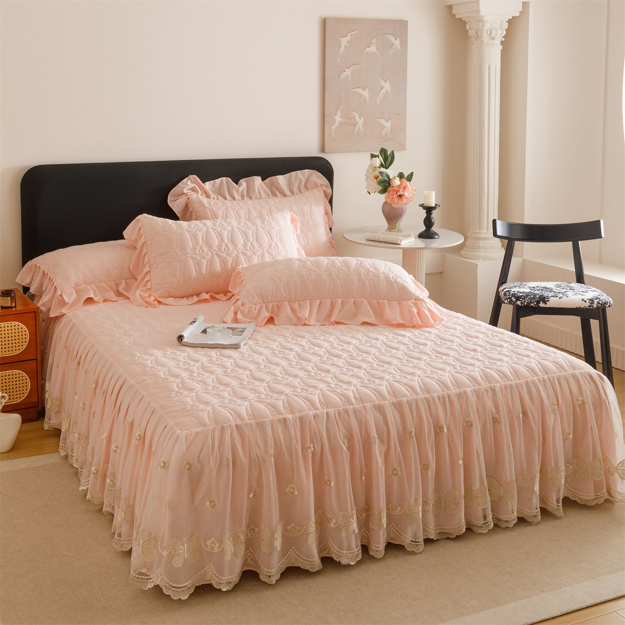 91家纺网 家纺一手货源 找家纺 好儿喜家纺 2025新款A类水洗棉床裙三件套-芳菲系列 芳菲-浅粉