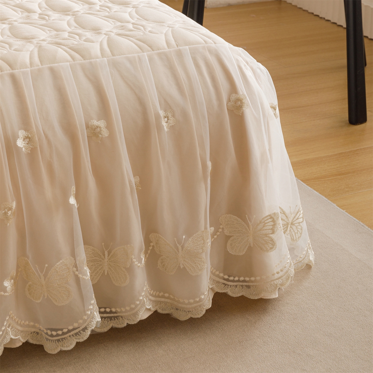 91家纺网 家纺一手货源 找家纺 好儿喜家纺 2025新款A类水洗棉床裙三件套-芳菲系列 芳菲-香槟