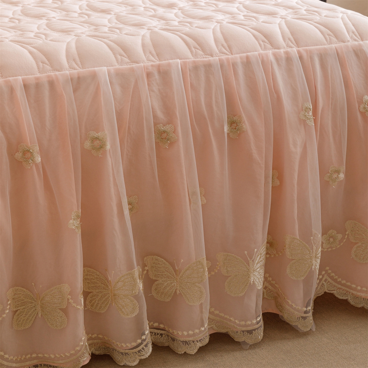 91家纺网 家纺一手货源 找家纺 好儿喜家纺 2025新款A类水洗棉床裙三件套-芳菲系列 芳菲-浅粉