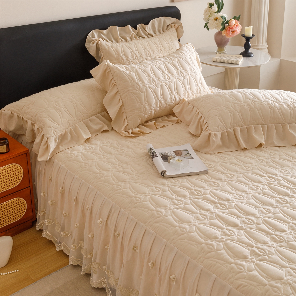 91家纺网 家纺一手货源 找家纺 好儿喜家纺 2025新款A类水洗棉床裙三件套-芳菲系列 芳菲-香槟