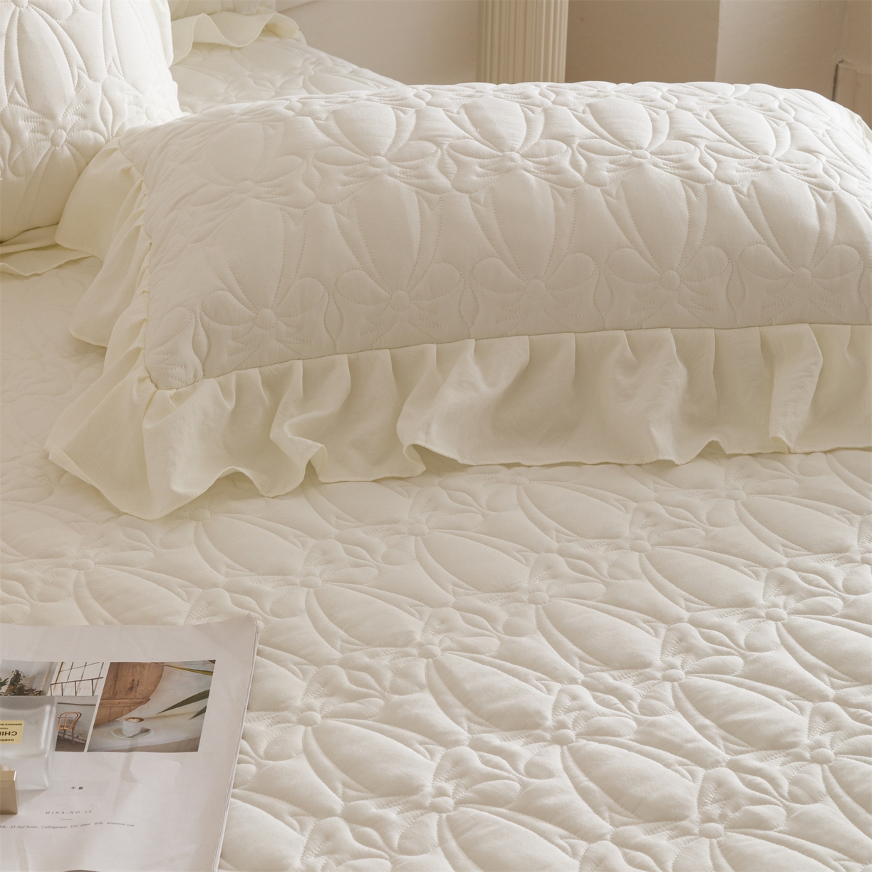 91家纺网 家纺一手货源 找家纺 好儿喜家纺 2025新款A类水洗棉床裙三件套-芳菲系列 芳菲-奶白