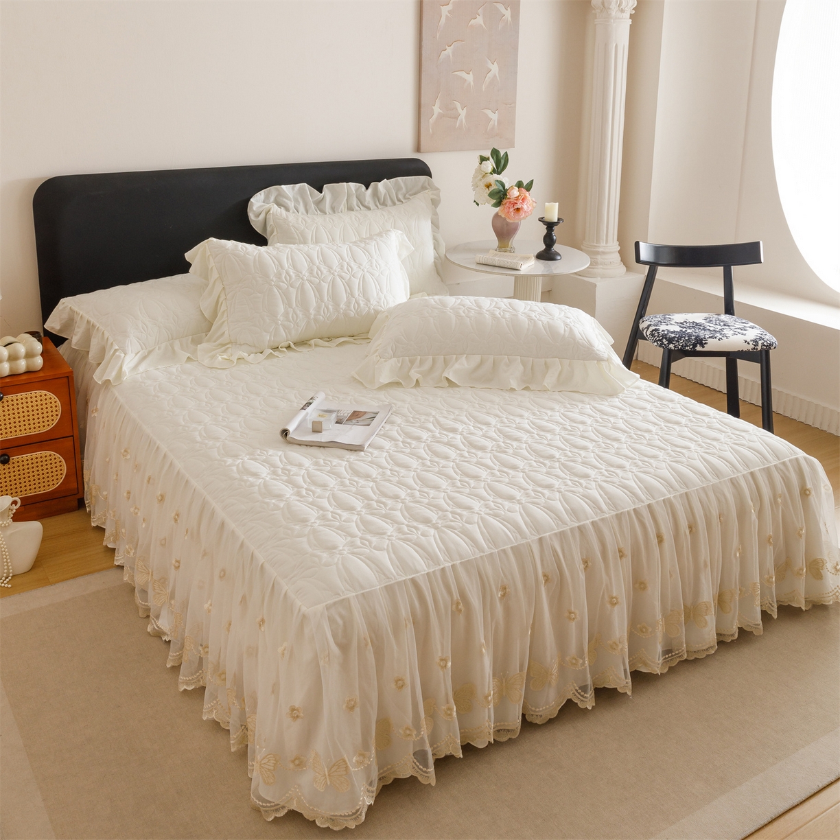 91家纺网 家纺一手货源 找家纺 好儿喜家纺 2025新款A类水洗棉床裙三件套-芳菲系列 芳菲-奶白