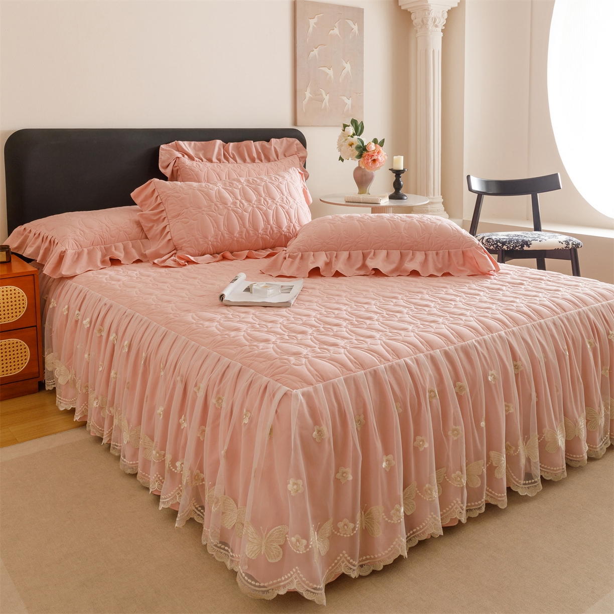 91家纺网 家纺一手货源 找家纺 好儿喜家纺 2025新款A类水洗棉床裙三件套-芳菲系列 芳菲-豆沙