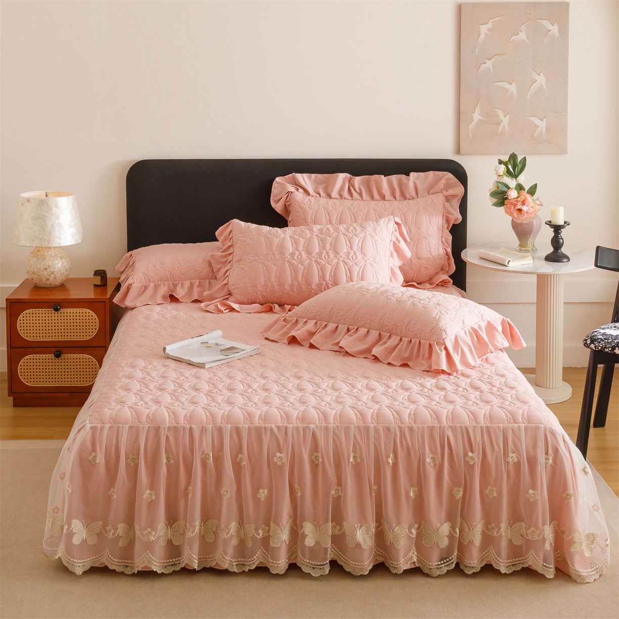 91家纺网 家纺一手货源 找家纺 好儿喜家纺 2025新款A类水洗棉床裙三件套-芳菲系列 芳菲-豆沙