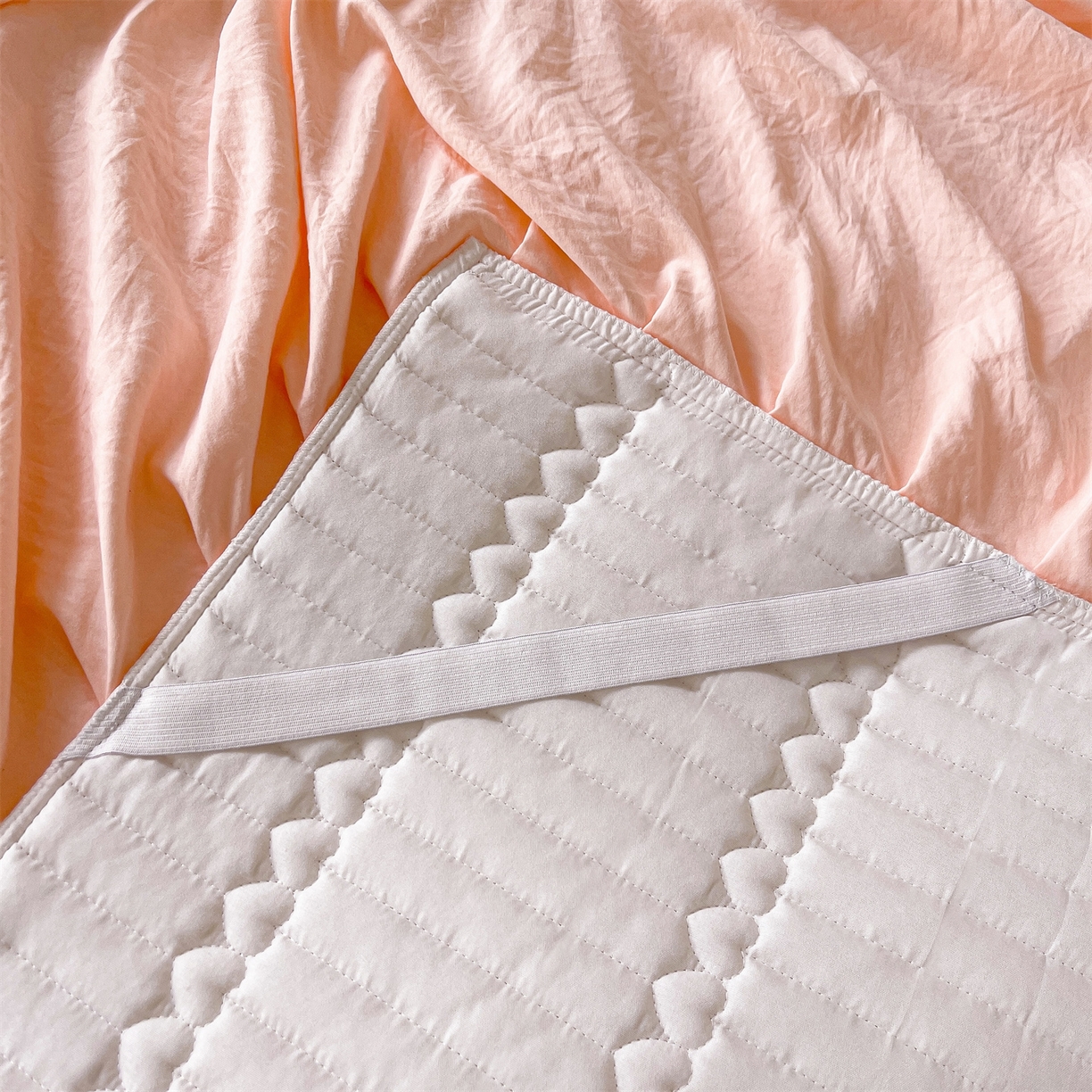 91家纺网 家纺一手货源 找家纺 （总）好儿喜家纺 2025新款A类水洗棉床裙三件套-安妮系列