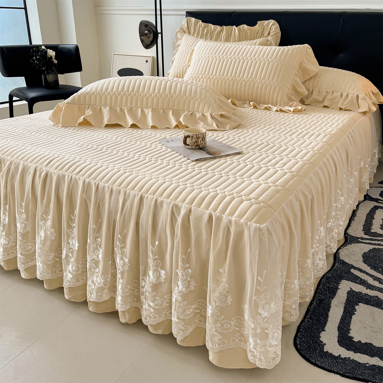 91家纺网 家纺一手货源 找家纺 好儿喜家纺 2025新款A类水洗棉床裙三件套-安妮系列 安妮-香槟