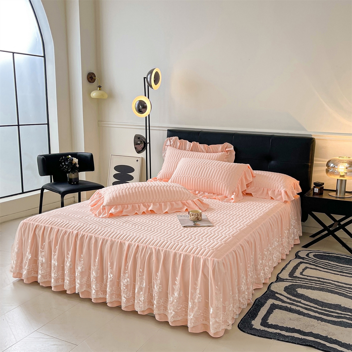 91家纺网 家纺一手货源 找家纺 好儿喜家纺 2025新款A类水洗棉床裙三件套-安妮系列 安妮-浅粉