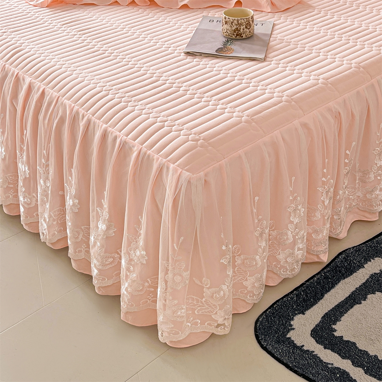 91家纺网 家纺一手货源 找家纺 （总）好儿喜家纺 2025新款A类水洗棉床裙三件套-安妮系列