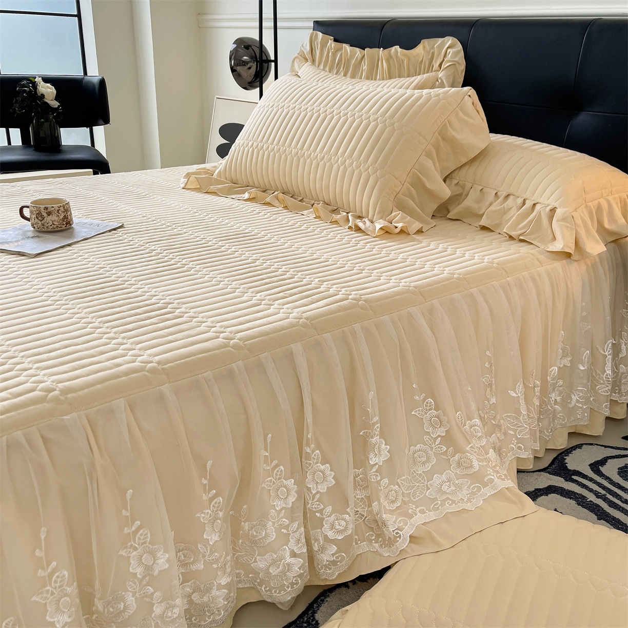 91家纺网 家纺一手货源 找家纺 好儿喜家纺 2025新款A类水洗棉床裙三件套-安妮系列 安妮-香槟