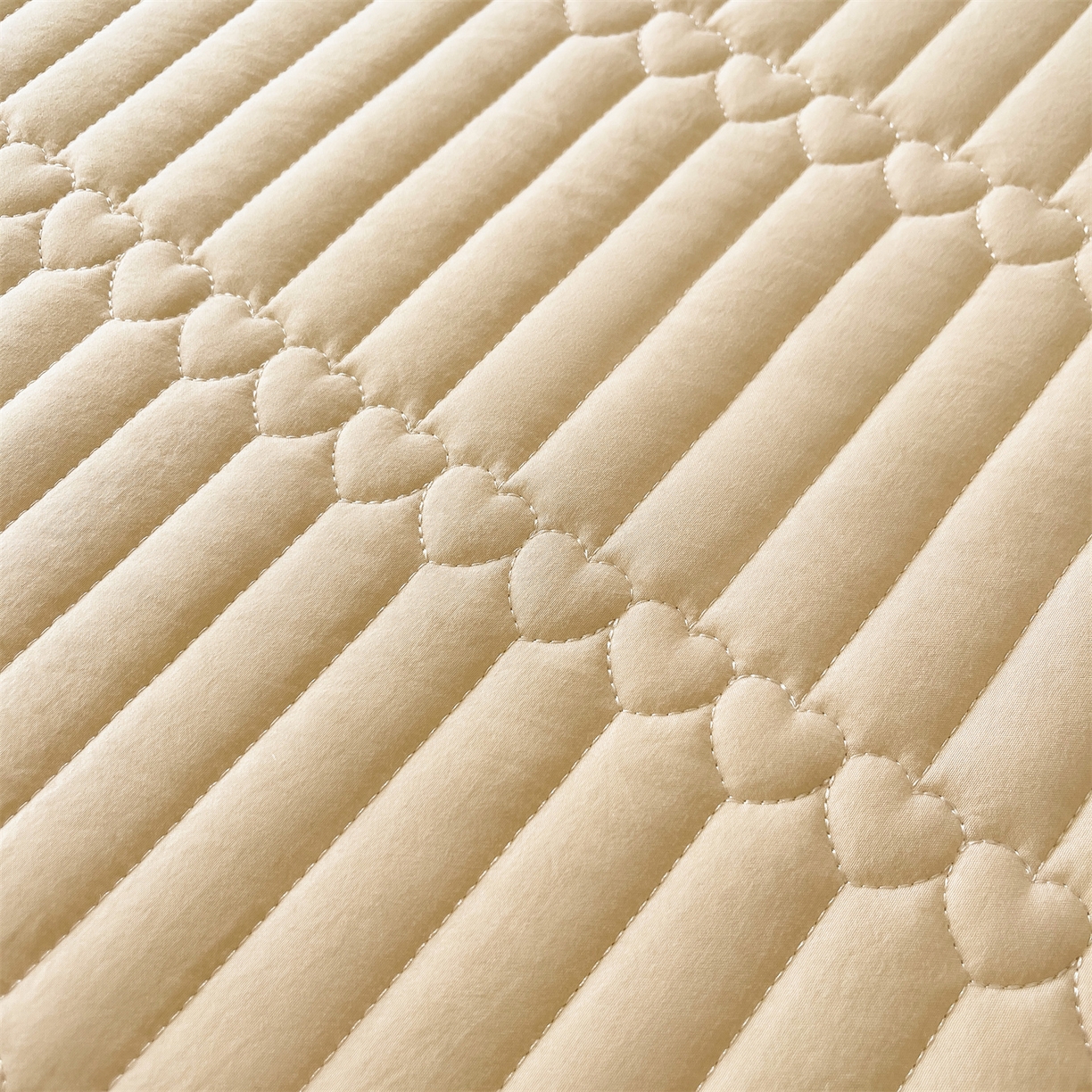 91家纺网 家纺一手货源 找家纺 好儿喜家纺 2025新款A类水洗棉床裙三件套-安妮系列 安妮-香槟