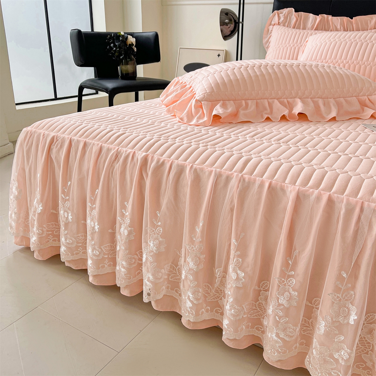 91家纺网 家纺一手货源 找家纺 （总）好儿喜家纺 2025新款A类水洗棉床裙三件套-安妮系列