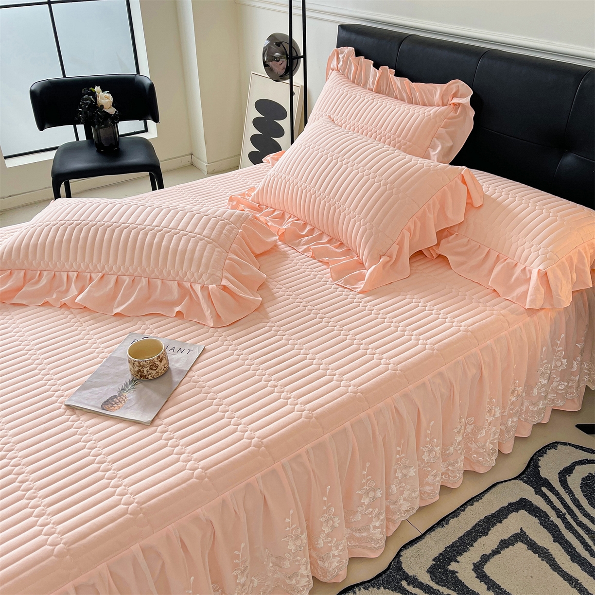 91家纺网 家纺一手货源 找家纺 好儿喜家纺 2025新款A类水洗棉床裙三件套-安妮系列 安妮-浅粉