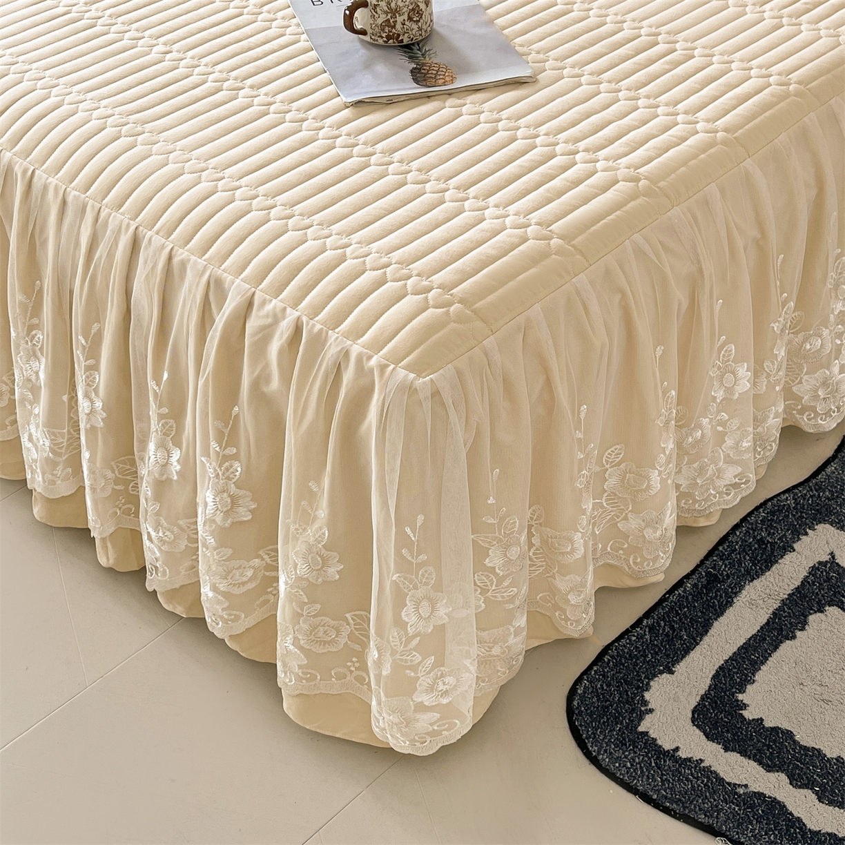 91家纺网 家纺一手货源 找家纺 好儿喜家纺 2025新款A类水洗棉床裙三件套-安妮系列 安妮-香槟