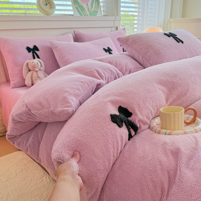 91家纺网 家纺一手货源 找家纺 小叮当家纺仓储工厂店 2025新款舒棉绒提花绣花四件套 舒棉绒提花-蝴蝶结粉色