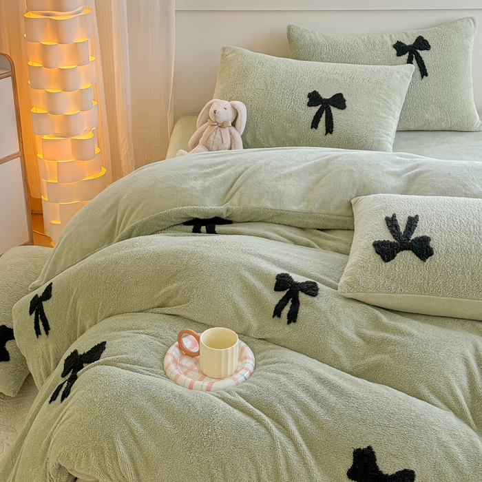 91家纺网 家纺一手货源 找家纺 小叮当家纺仓储工厂店 2025新款舒棉绒提花绣花四件套 舒棉绒提花-蝴蝶结绿色