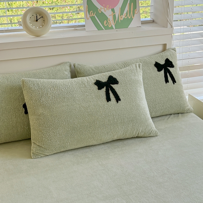 91家纺网 家纺一手货源 找家纺 小叮当家纺仓储工厂店 2025新款舒棉绒提花绣花四件套 舒棉绒提花-蝴蝶结绿色