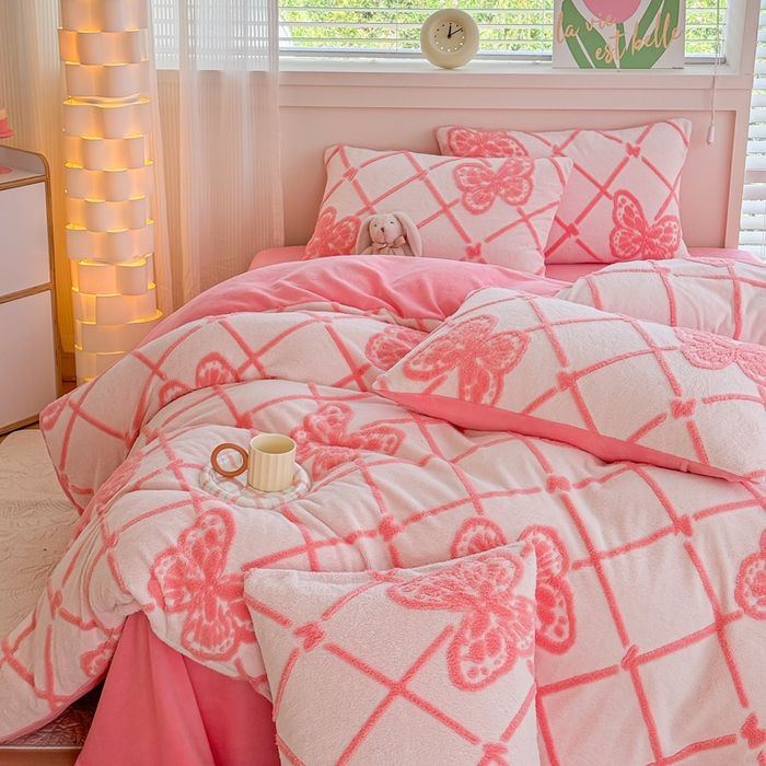 91家纺网 家纺一手货源 找家纺 小叮当家纺仓储工厂店 2025新款舒棉绒提花绣花四件套 舒棉绒提花-蝶梦