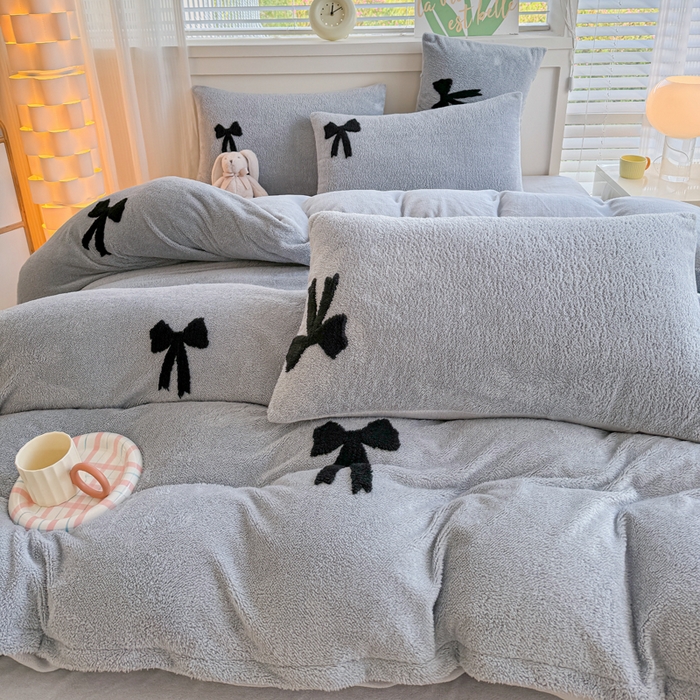 91家纺网 家纺一手货源 找家纺 小叮当家纺仓储工厂店 2025新款舒棉绒提花绣花四件套 舒棉绒提花-蝴蝶结灰色