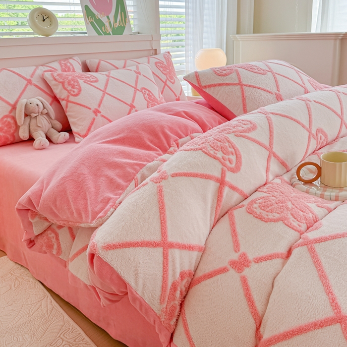 91家纺网 家纺一手货源 找家纺 小叮当家纺仓储工厂店 2025新款舒棉绒提花绣花四件套 舒棉绒提花-蝶梦