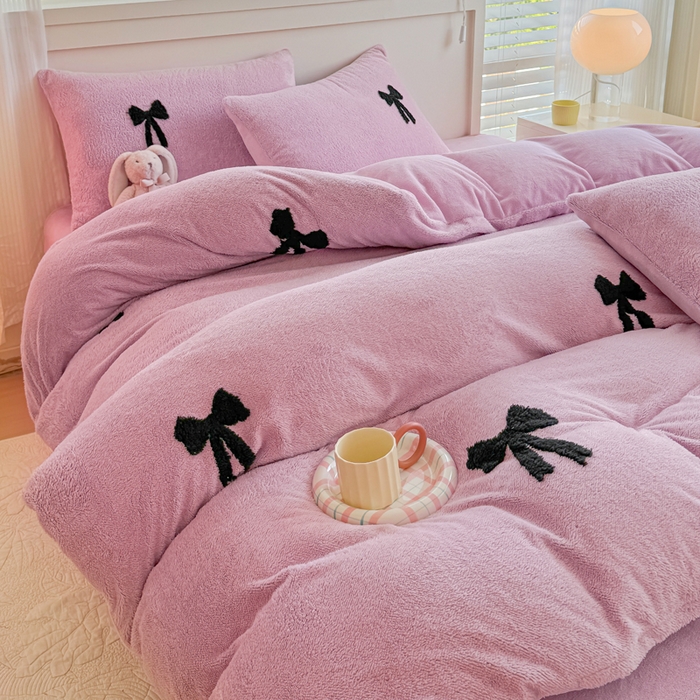 91家纺网 家纺一手货源 找家纺 小叮当家纺仓储工厂店 2025新款舒棉绒提花绣花四件套 舒棉绒提花-蝴蝶结粉色