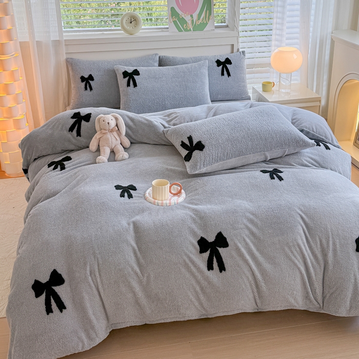 91家纺网 家纺一手货源 找家纺 小叮当家纺仓储工厂店 2025新款舒棉绒提花绣花四件套 舒棉绒提花-蝴蝶结灰色