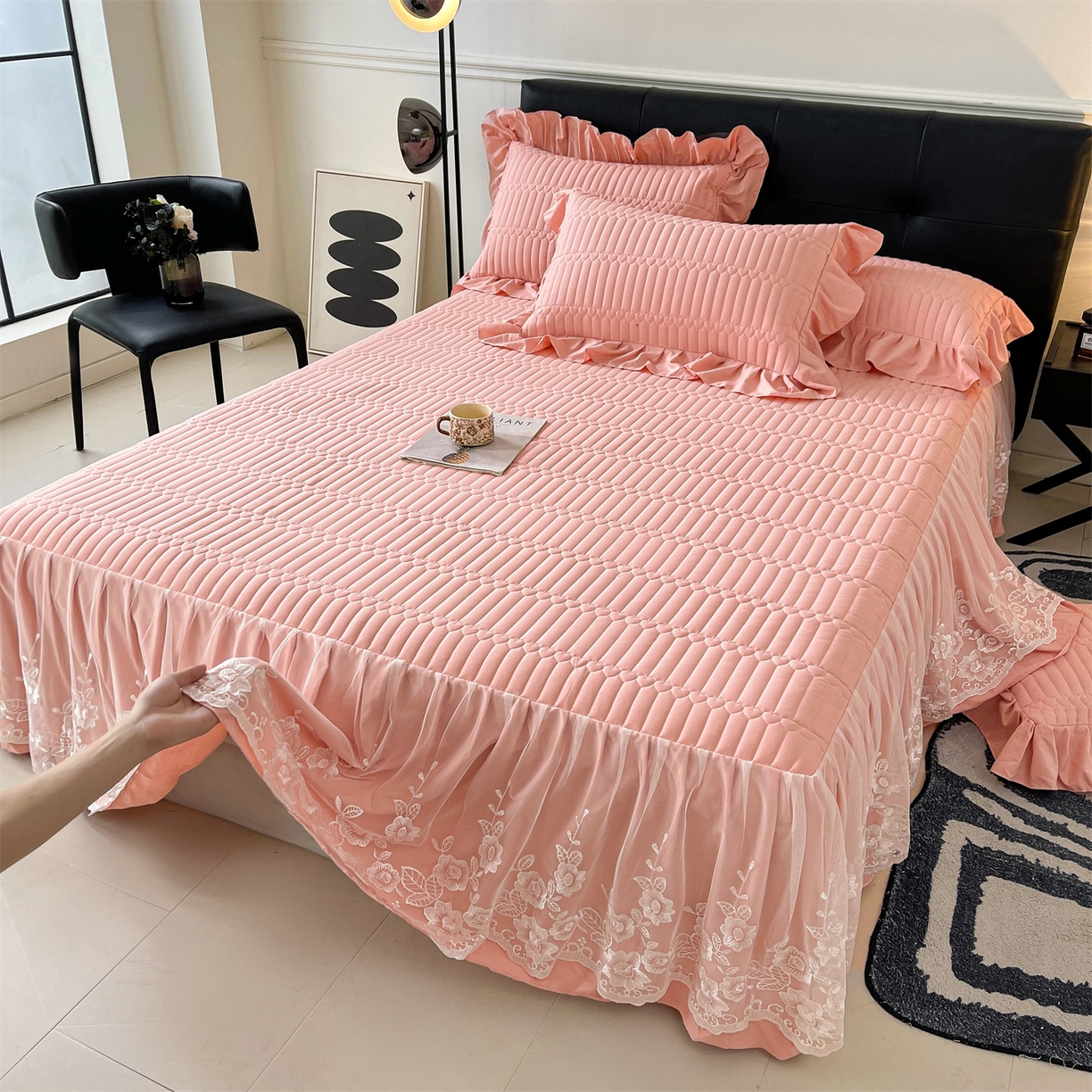 91家纺网 家纺一手货源 找家纺 好儿喜家纺 2025新款A类水洗棉床裙三件套-安妮系列 安妮-浅豆沙