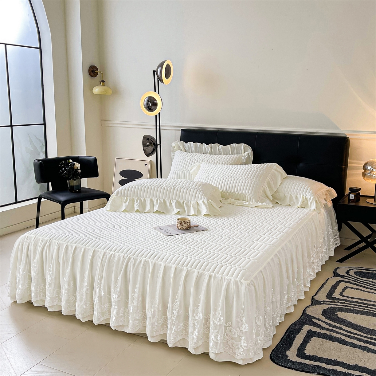 91家纺网 家纺一手货源 找家纺 好儿喜家纺 2025新款A类水洗棉床裙三件套-安妮系列 安妮-奶白