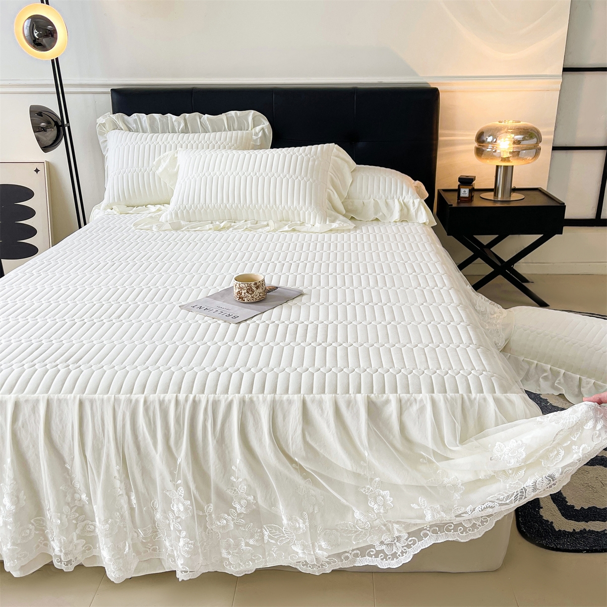 91家纺网 家纺一手货源 找家纺 好儿喜家纺 2025新款A类水洗棉床裙三件套-安妮系列 安妮-奶白