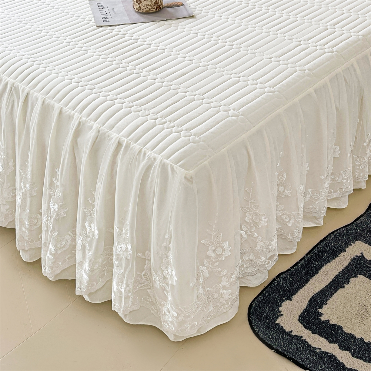 91家纺网 家纺一手货源 找家纺 好儿喜家纺 2025新款A类水洗棉床裙三件套-安妮系列 安妮-奶白