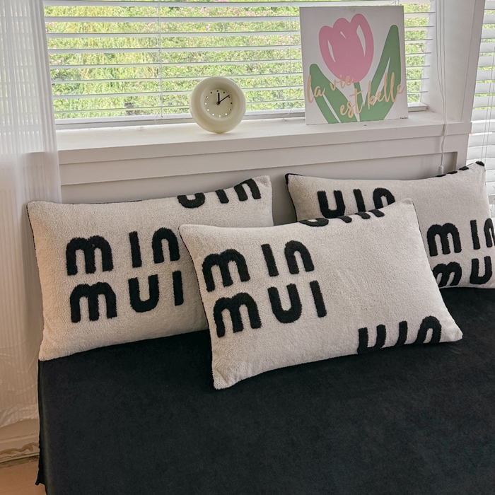 91家纺网 家纺一手货源 找家纺 小叮当家纺仓储工厂店 2025新款舒棉绒提花绣花四件套 舒棉绒提花-迷你米白