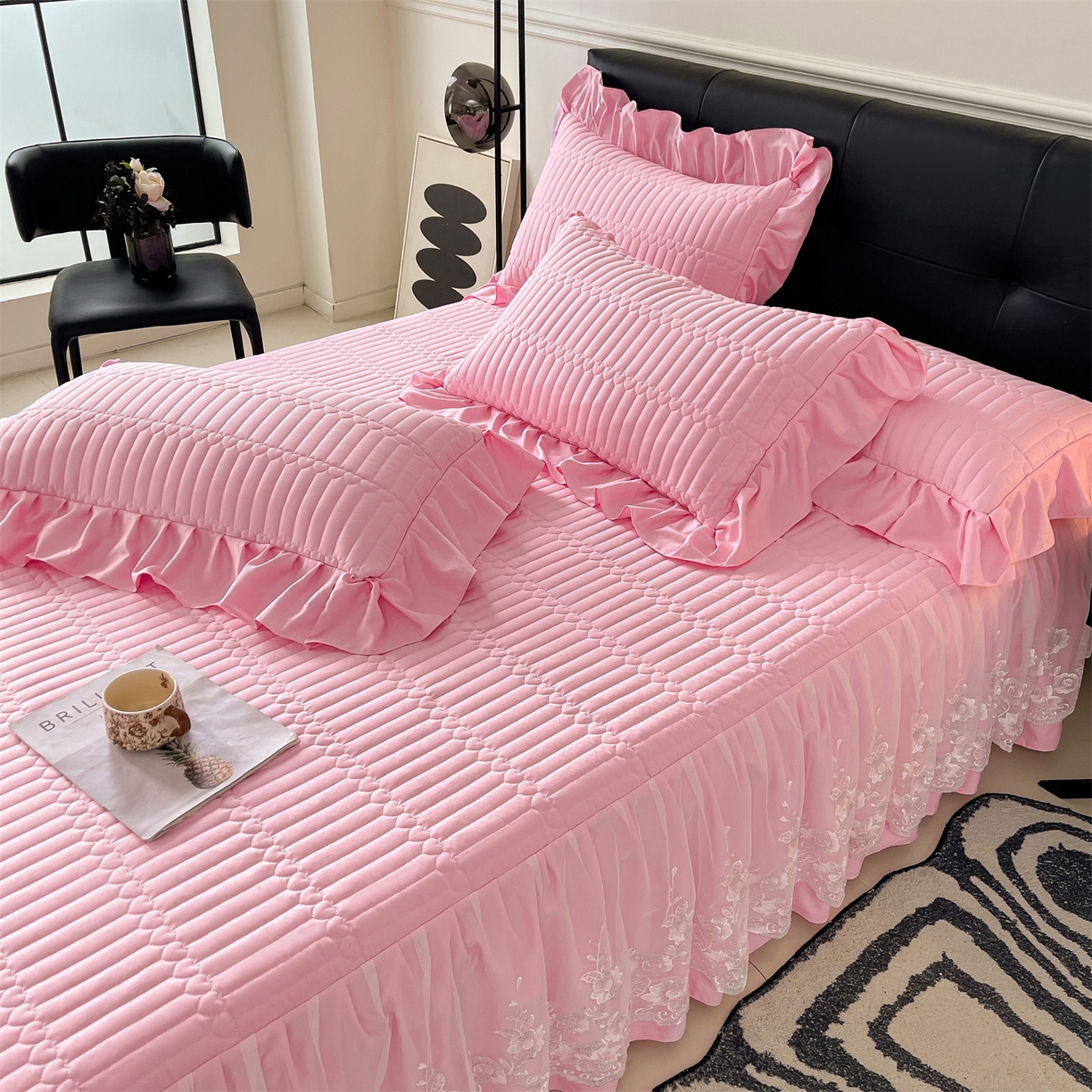 91家纺网 家纺一手货源 找家纺 好儿喜家纺 2025新款A类水洗棉床裙三件套-安妮系列 安妮-粉